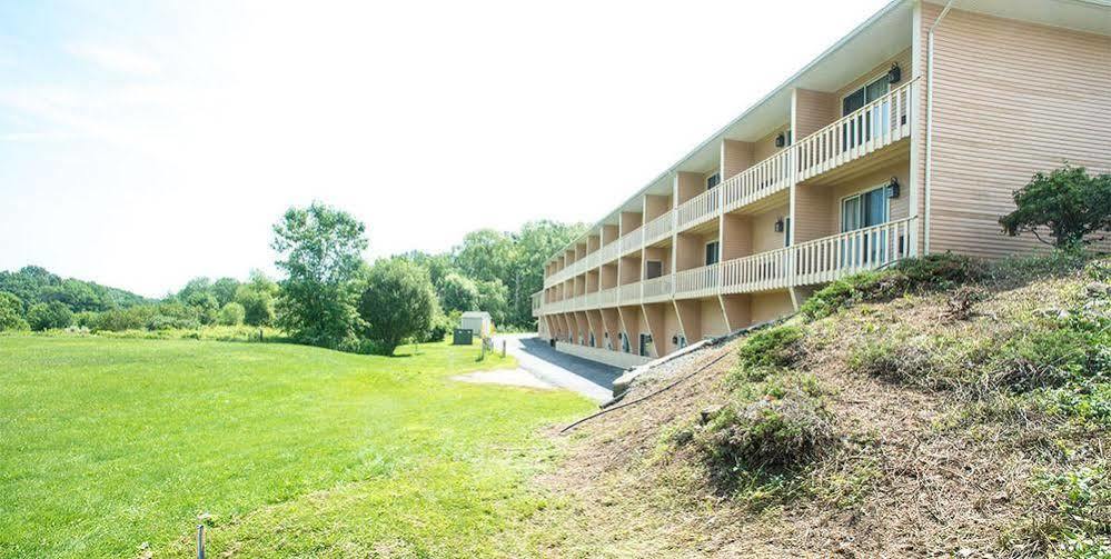 Hampton Falls Inn Kültér fotó