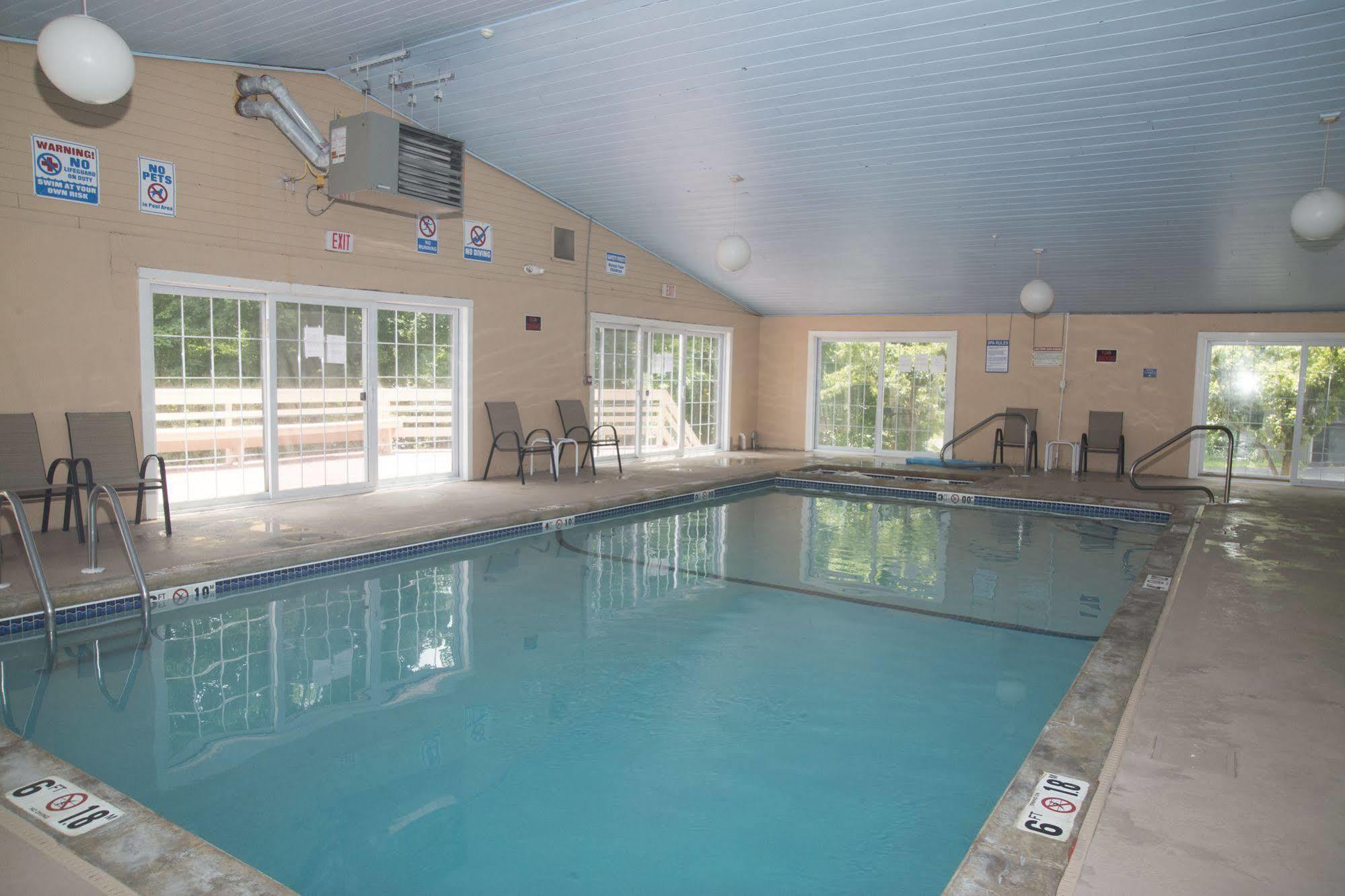 Hampton Falls Inn Kültér fotó